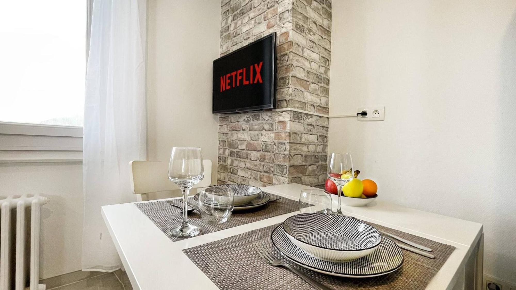 Homey Keola - Parking Prive Gratuit - Aux Portes De Geneve - Au Pied Du Tram - Appartement Avec 1 Chambre Et Un Grand Salon Avec Un Canape-Lit Ambilly Zewnętrze zdjęcie
