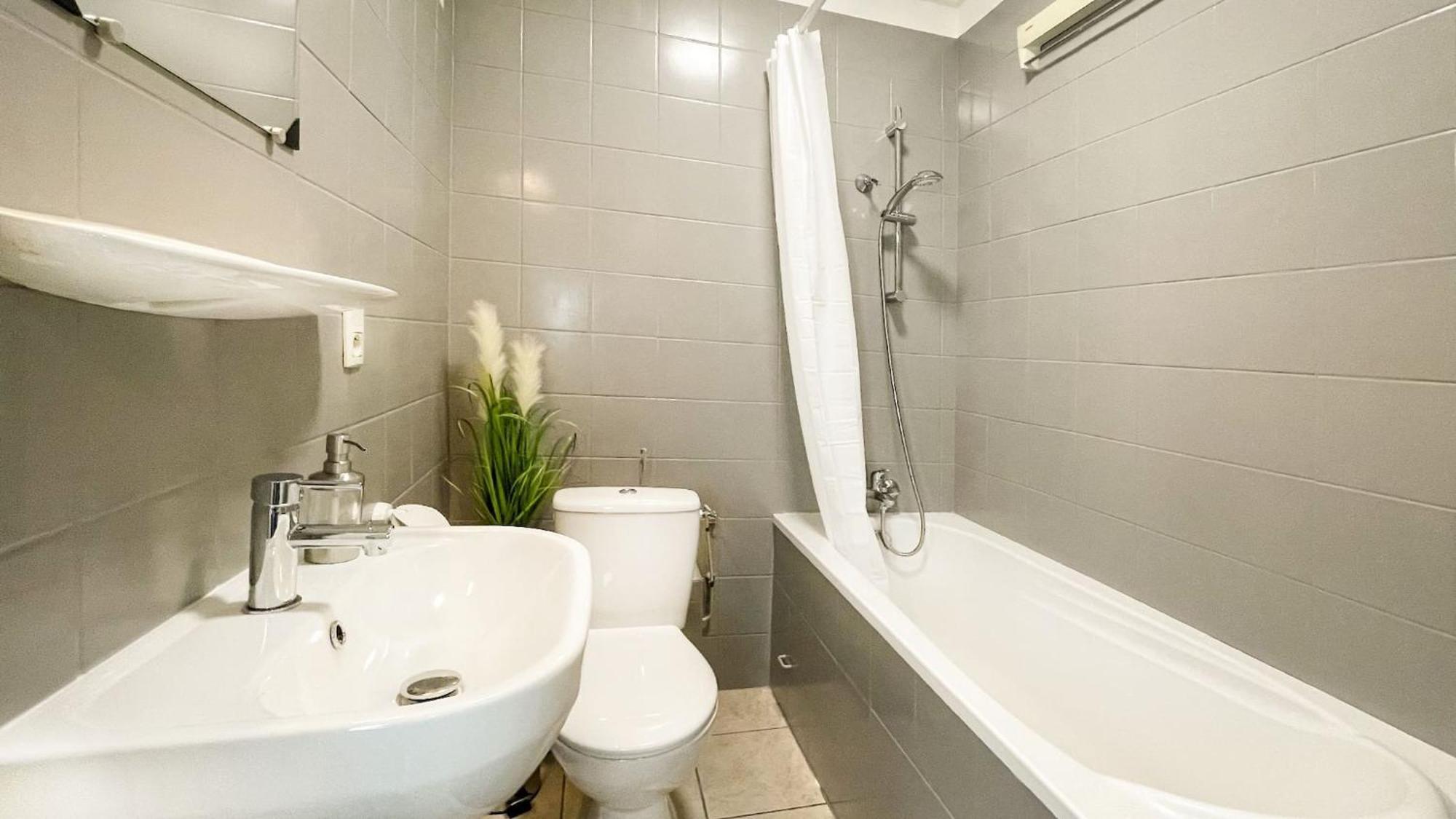 Homey Keola - Parking Prive Gratuit - Aux Portes De Geneve - Au Pied Du Tram - Appartement Avec 1 Chambre Et Un Grand Salon Avec Un Canape-Lit Ambilly Zewnętrze zdjęcie