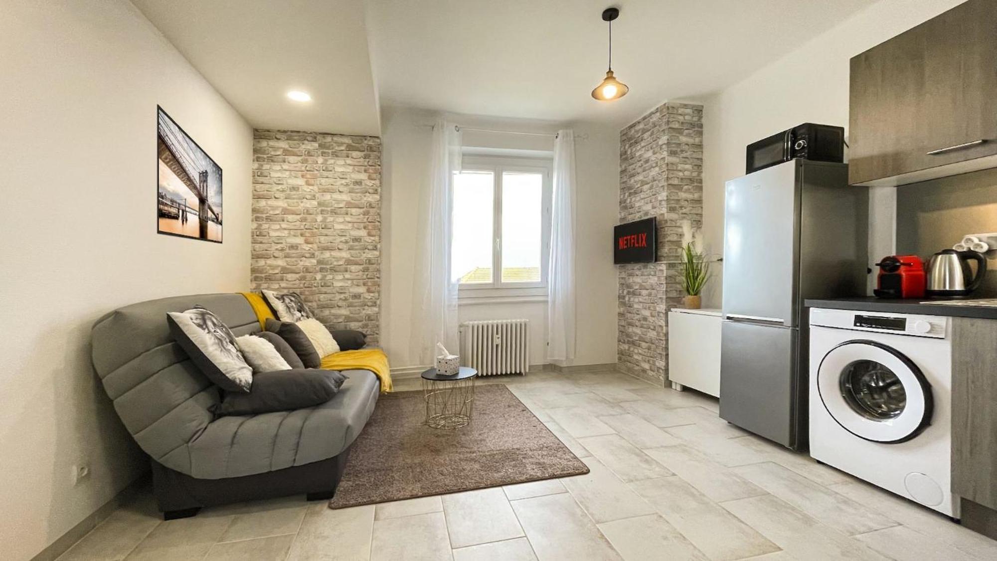 Homey Keola - Parking Prive Gratuit - Aux Portes De Geneve - Au Pied Du Tram - Appartement Avec 1 Chambre Et Un Grand Salon Avec Un Canape-Lit Ambilly Zewnętrze zdjęcie